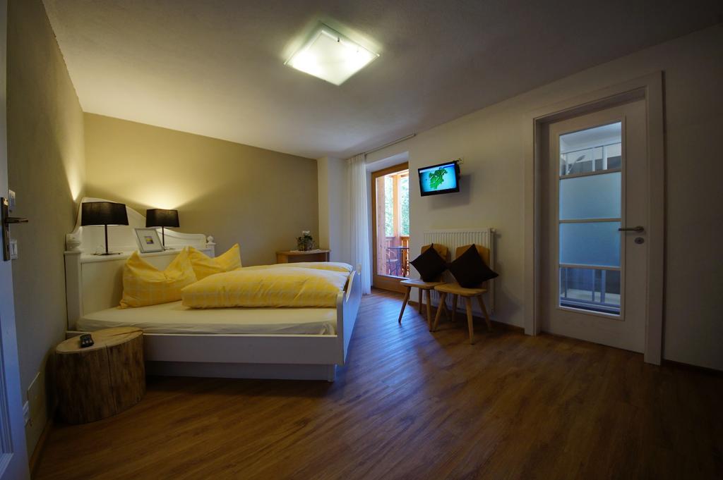 Hotel Chalet Frapes Sankt Martin in Thurn Zimmer foto
